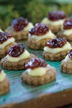 Gingerbread Crackers with Gouda and Fig Preserves