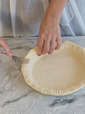 Crimped crust edge